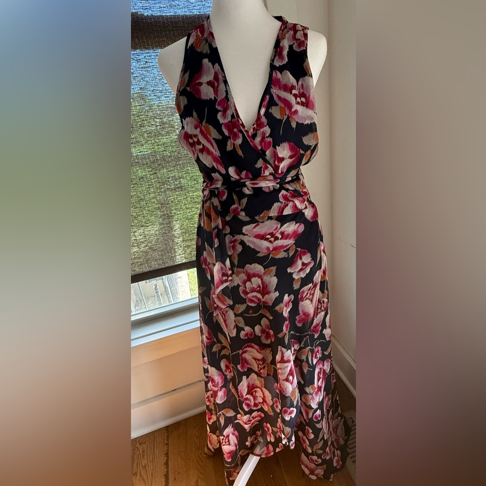 Band of Gypsies Floral Wrap Dress. Navy with Pink Flowers. Size Small
